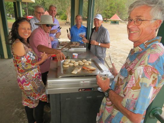 Picnic at Akuna Bay